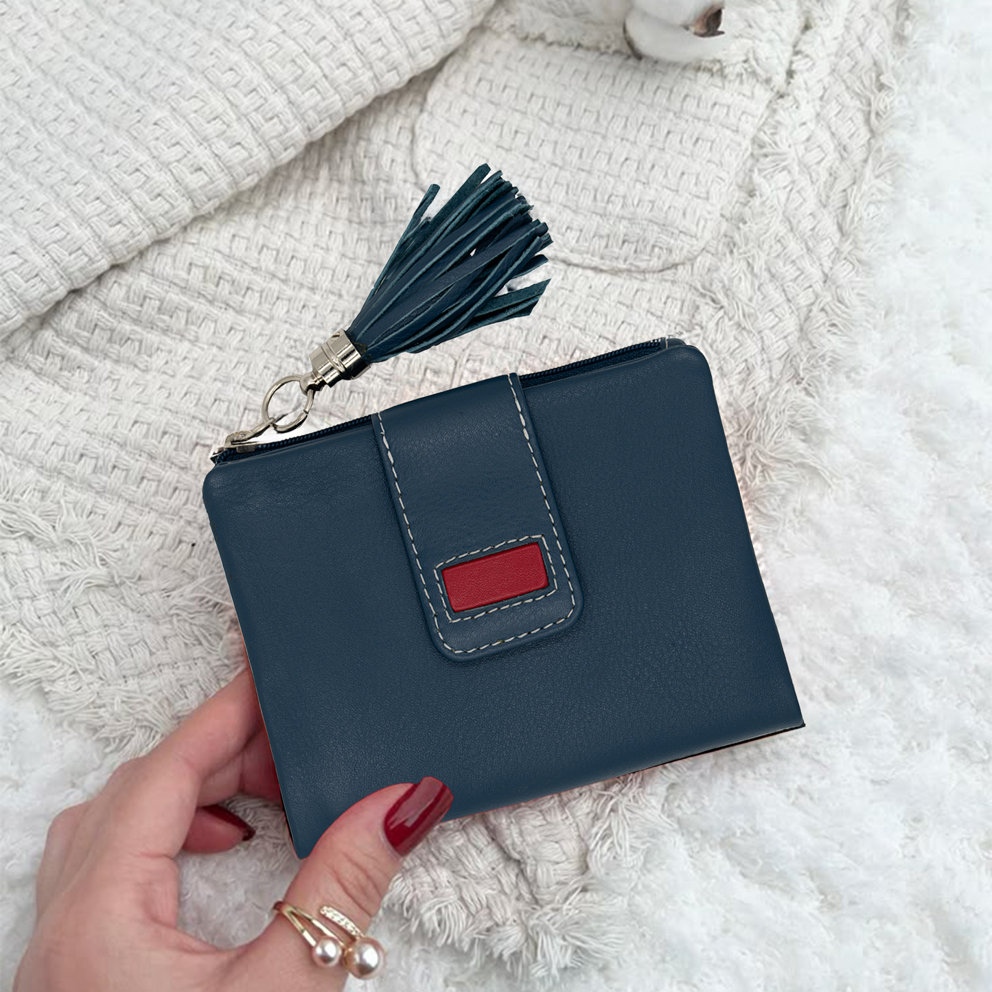Lore - Smooth Vertical Leather Wallet